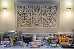 Avra City Boutique Hotel