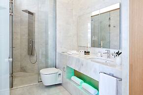 Avra City Boutique Hotel