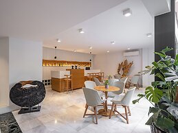 Avra City Boutique Hotel