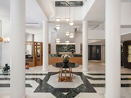 Avra City Boutique Hotel