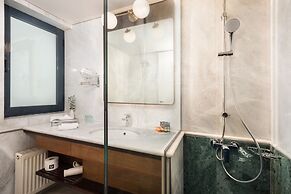 Avra City Boutique Hotel