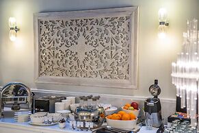 Avra City Boutique Hotel