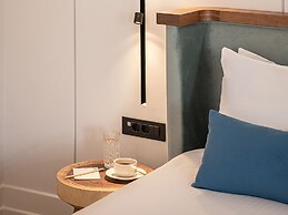 Avra City Boutique Hotel