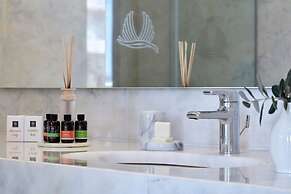 Avra City Boutique Hotel