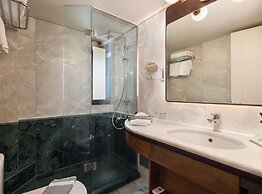 Avra City Boutique Hotel