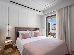 Avra City Boutique Hotel