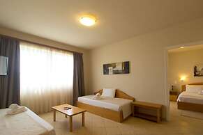 Colonides Beach Hotel