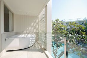 The Sea - Cret Hua Hin