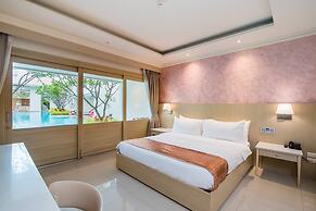 The Sea - Cret Hua Hin