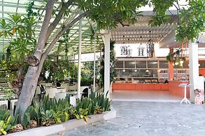 The Sea - Cret Hua Hin