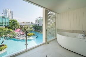 The Sea - Cret Hua Hin