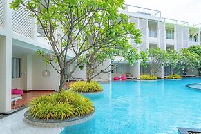 The Sea - Cret Hua Hin
