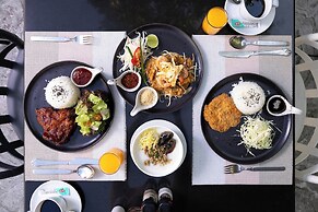 The Sea - Cret Hua Hin