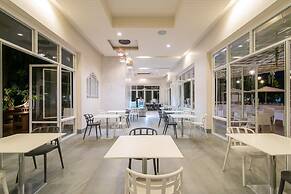 The Sea - Cret Hua Hin