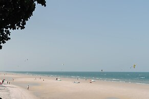 The Sea - Cret Hua Hin