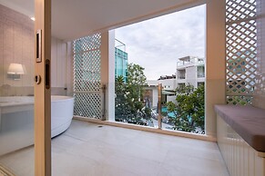 The Sea - Cret Hua Hin
