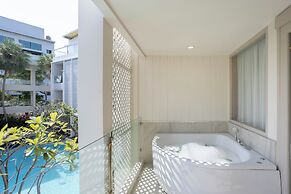 The Sea - Cret Hua Hin
