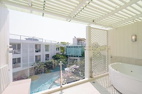 The Sea - Cret Hua Hin