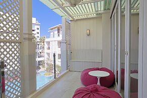 The Sea - Cret Hua Hin