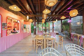 The Sea - Cret Hua Hin