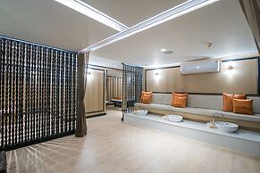 The Sea - Cret Hua Hin
