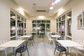 The Sea - Cret Hua Hin