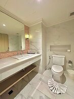 The Sea - Cret Hua Hin