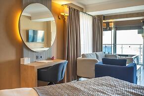 Numa Port Hotel
