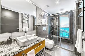 Numa Port Hotel