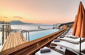 Numa Port Hotel