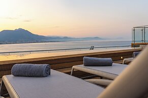 Numa Port Hotel