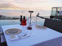 Numa Port Hotel