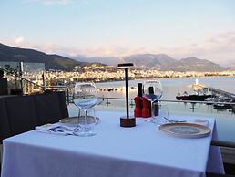 Numa Port Hotel