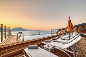 Numa Port Hotel