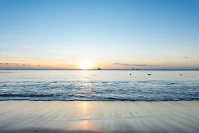 Mon Choisy Beach R.