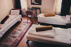 Chambers Of The Boheme - Hostel