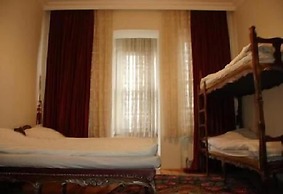 Chambers Of The Boheme - Hostel