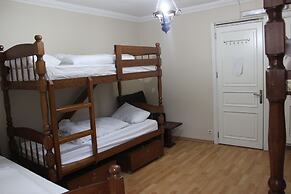 Chambers Of The Boheme - Hostel