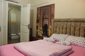 Chambers Of The Boheme - Hostel