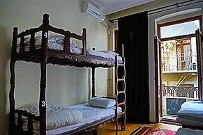 Chambers Of The Boheme - Hostel