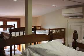 Chambers Of The Boheme - Hostel