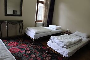Chambers Of The Boheme - Hostel