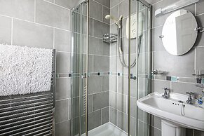 Esklet Guest House