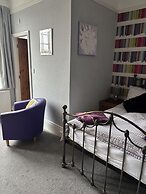 Esklet Guest House