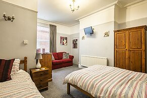 Esklet Guest House