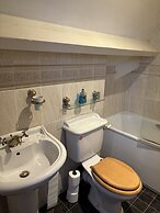 Esklet Guest House