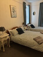 Esklet Guest House