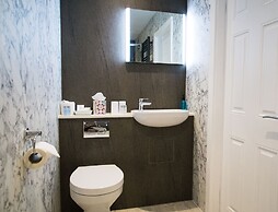 Fountains Guest House