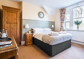 Fountains Guest House