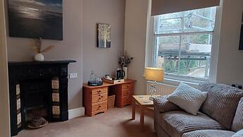 Glan Heulog Guest House